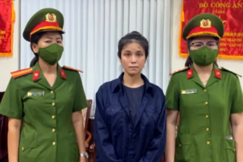 Cô gái có tiền từ thiện tổ chức sử dụng ma túy cùng bạn trai bị bắt