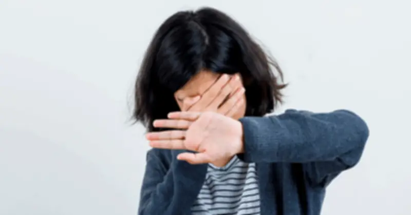 Cô gái trẻ bị người trạc tuổi bố xâm hại: Nỗi ám ảnh kinh hoàng và hành trình tìm lại công lý