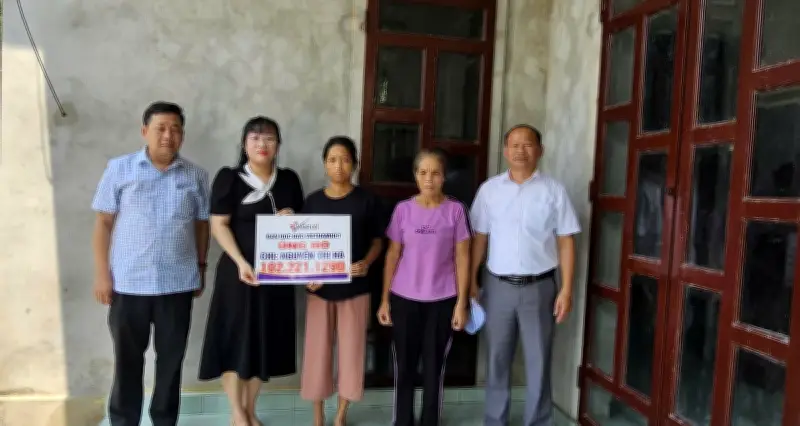 Độc giả VietnamNet hỗ trợ hơn 102 triệu đồng cho cô gái suy thận giai đoạn cuối