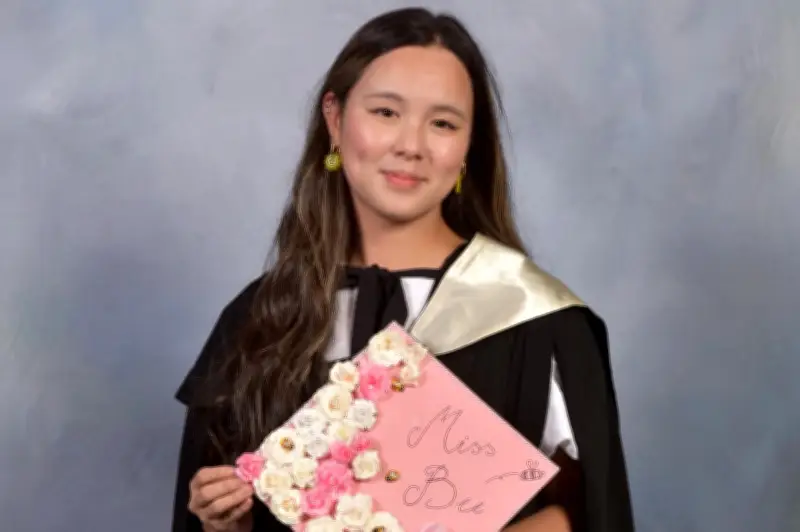 Cô giáo Việt nhận lương hơn 100 triệu đồng, dạy học giữa sa mạc Tây Úc