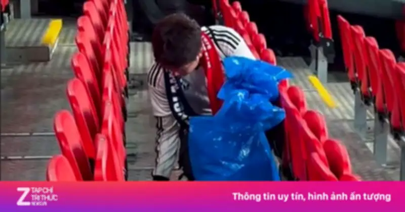 Cổ động viên Nhật Bản gây ấn tượng với hành động văn minh sau chiến thắng trước Anh