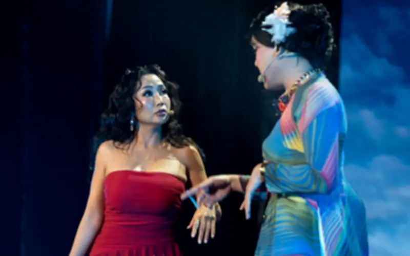 Ốc Thanh Vân nhuộm da phá tiếng để đóng cặp với trai đẹp kém 14 tuổi