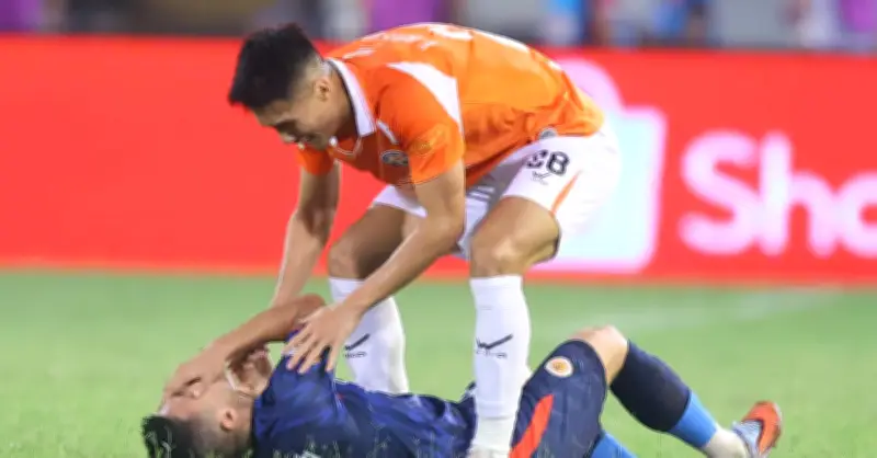 CAHN Thắng Đậm 5-1, Đình Bắc Lập Cú Đúp Nhưng Quang Hải Chấn Thương Nặng