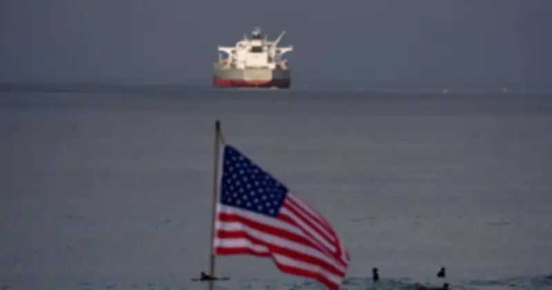 California Đối Mặt Nguy Cơ Thiếu Hụt Nhiên Liệu Do Xung Đột Iran