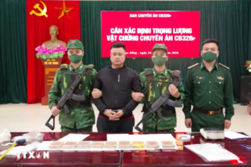 Cao Bằng bắt giữ đối tượng vận chuyển trái phép 9 bánh heroin