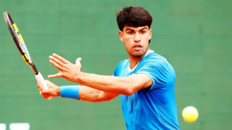 Carlos Alcaraz lỡ hẹn với sân đất nện vì chấn thương cổ tay