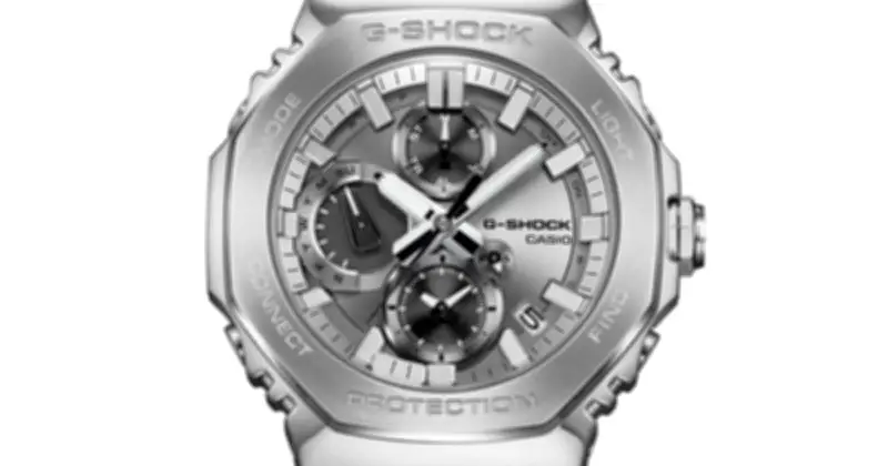 Casio G-Shock GMC-B2100: Đồng hồ thép không gỉ, chống sốc, tích hợp Bluetooth