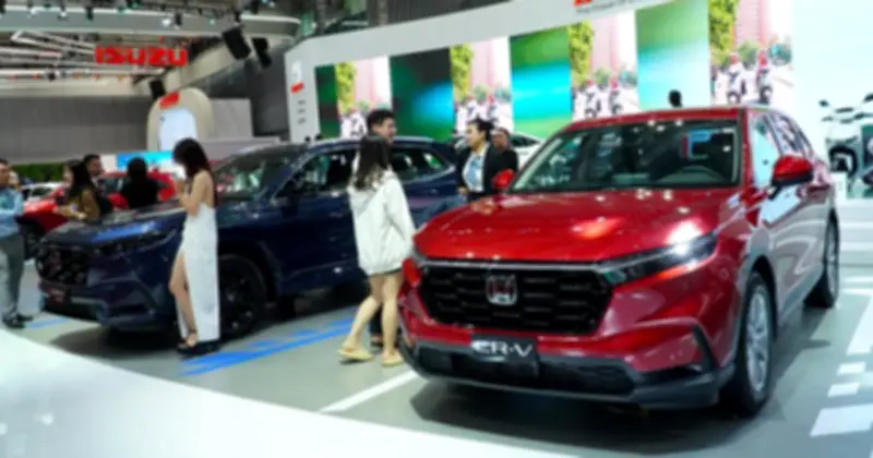 Các hãng ô tô lớn tại Việt Nam đua nhau hỗ trợ lệ phí trước bạ để kích cầu tháng 4.2026