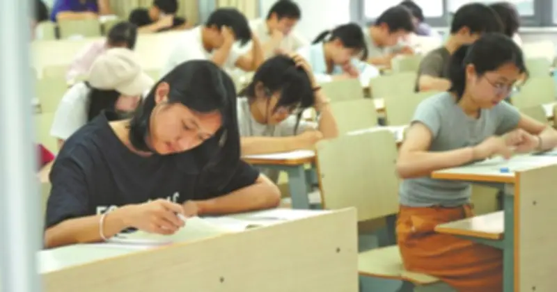 Các khoa ngoại ngữ Trung Quốc đối mặt làn sóng cắt giảm mạnh do tác động của AI