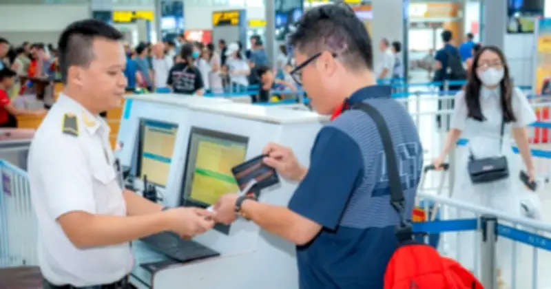 Cục Thuế công bố danh sách 18 đại diện pháp luật bị tạm dừng xuất cảnh vì nợ thuế