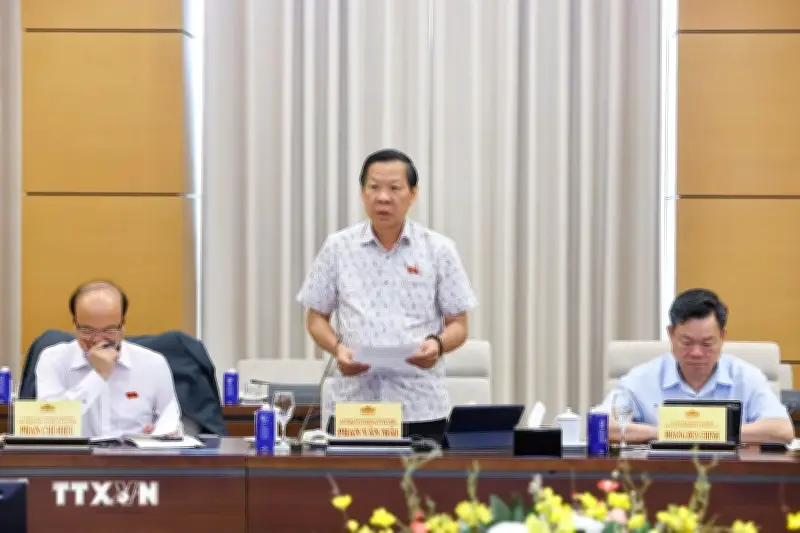 Chủ động thích ứng, nâng cao năng lực dự báo và phản ứng chính sách