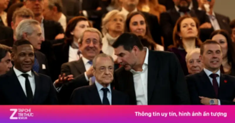 Chủ tịch Florentino Perez xuống phòng thay đồ động viên Real Madrid sau thất bại tại Champions League