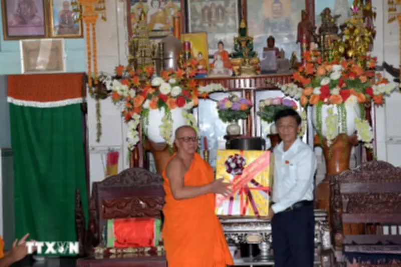 Chủ tịch Hội đồng Dân tộc Quốc hội chúc Tết Chol Chnam Thmay tại Cà Mau