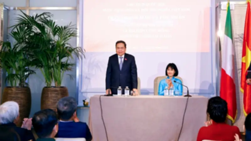 Chủ tịch Quốc hội Trần Thanh Mẫn gặp gỡ cộng đồng người Việt tại Italia, nhấn mạnh chính sách thu hút nhân tài