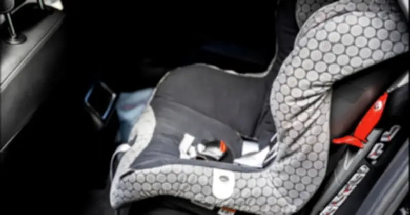 Cha bỏ quên con 21 tháng trong xe 9 giờ ở Mỹ, bé tử vong trong ngày nắng 40°C