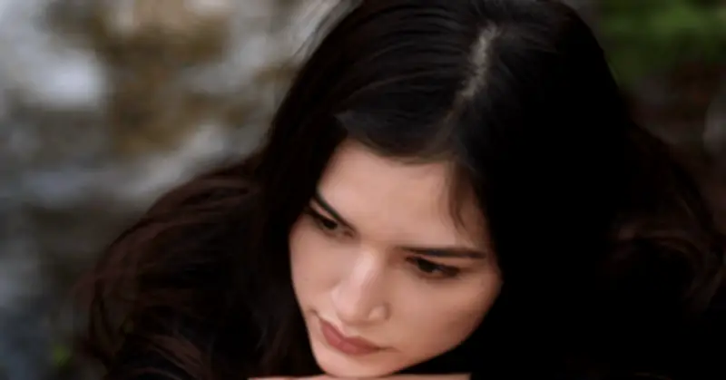 Cha chồng đột ngột qua đời, mẹ chồng buông câu nói khiến tôi nghẹn lòng