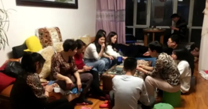 Cha mẹ vô tình làm tổn thương con khi tiết lộ 3 'vùng cấm' riêng tư