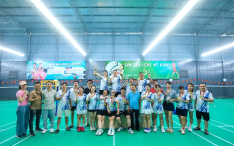 Chi đoàn Tạp chí Đời sống và Pháp luật tổ chức thành công Giải Cầu lông kỷ niệm