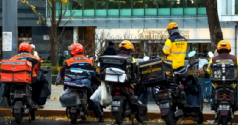 Chiếc bánh sinh nhật kém chất lượng phanh phui hàng chục nghìn cửa hàng thực phẩm 'ma' tại Trung Quốc