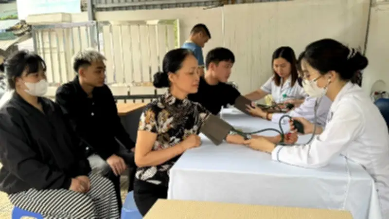 Chiến dịch y tế tại Giảng Võ: Người dân chủ động khám sức khỏe, phát hiện bệnh sớm