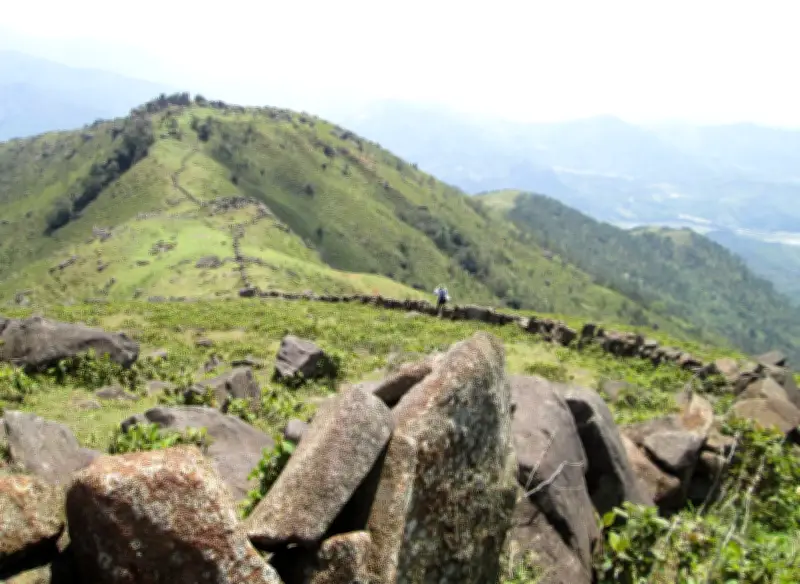 Chinh Phục Cao Xiêm: Hành Trình Khám Phá Nóc Nhà Quảng Ninh Không Thể Bỏ Qua