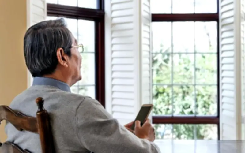 Chọn viên dưỡng lão để nhẹ gánh cho con, 1 năm sau cụ ông rơi nước mắt hối hận