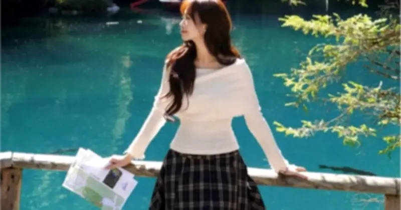 Chân váy bất đối xứng: Tôn dáng, tạo điểm nhấn thời trang đầy cá tính