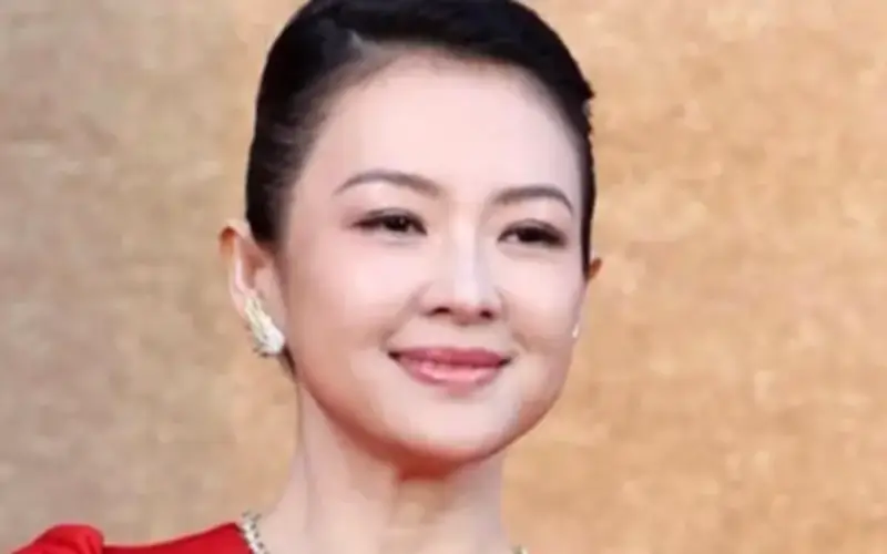 Chương Tử Di 'biến mất' trong phim mới: Lột xác thành người mẹ lao động quê mùa