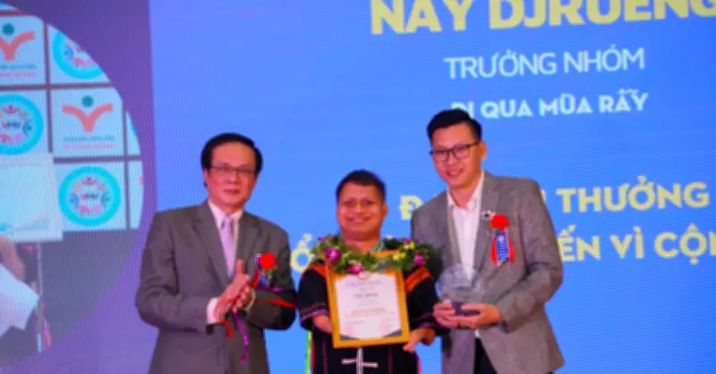 Chàng trai Gia Rai không tay chân vượt nghịch cảnh, lan tỏa yêu thương