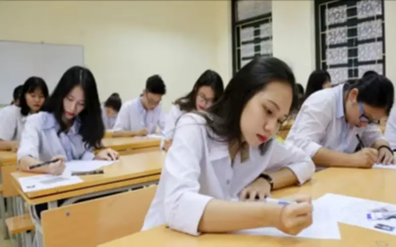 Chuyên gia khuyên phụ huynh đăng ký sớm và chọn trường phù hợp cho kỳ thi lớp 10 Hà Nội