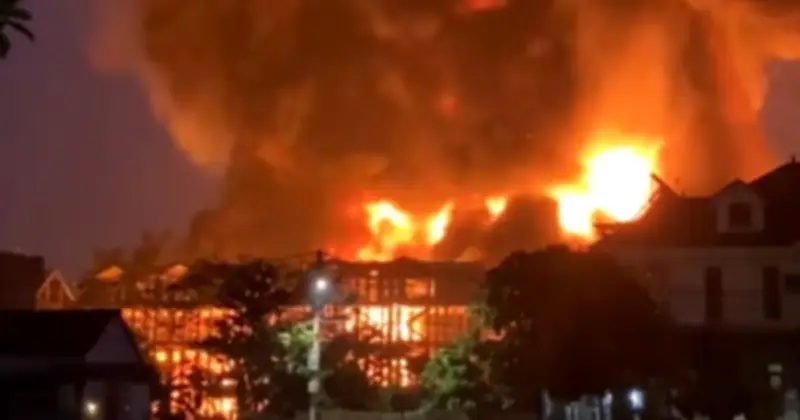 Cháy lớn kho xưởng sơn ở Đông Anh, Hà Nội, chưa ghi nhận thương vong