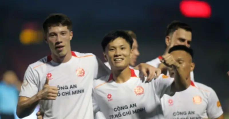 CLB CA TPHCM thắng Hà Tĩnh nhờ bàn đầu của Lee Williams