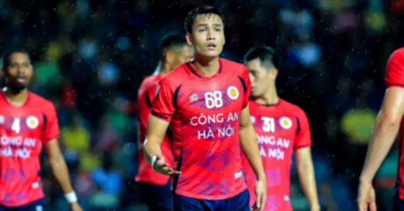 CLB CAHN chính thức gia hạn hợp đồng với trung vệ Bùi Hoàng Việt Anh đến năm 2028