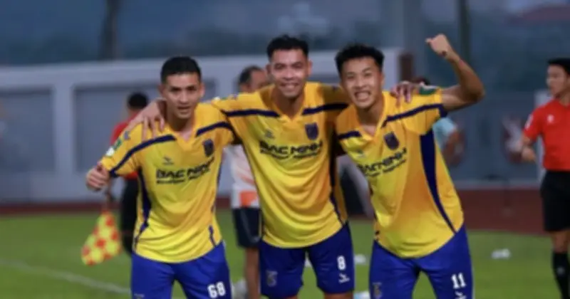 CLB Quy Nhơn Hòa 1-1, Mất Ngôi Nhì Bảng V.League 2 Sau Trận Đấu Căng Thẳng