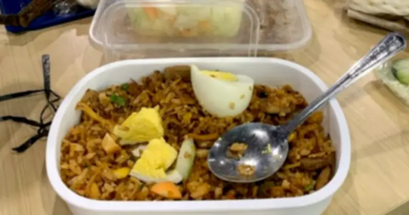 Cơm trưa mang đi: Thói quen tưởng lành mạnh nhưng tiềm ẩn nguy cơ ung thư