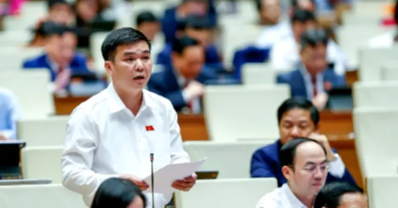 Cần đánh giá tiền lương cán bộ cấp xã khi phải kiêm nhiệm nhiều nhiệm vụ