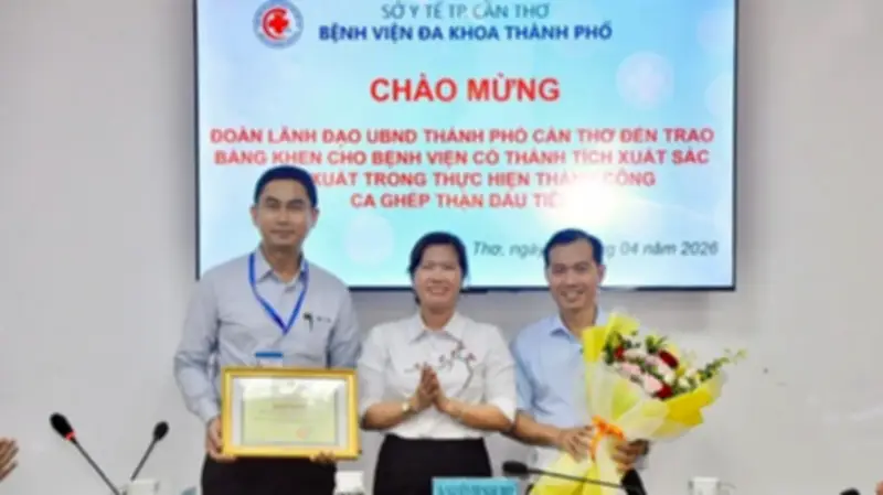 Cần Thơ biểu dương ê-kíp ghép thận đầu tiên, hướng tới làm chủ kỹ thuật cao