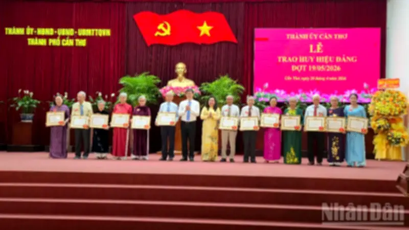 Cần Thơ kỷ niệm 51 năm Ngày Giải phóng miền Nam, thống nhất đất nước