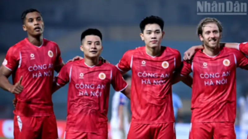 Công an Hà Nội thắng 4-2, Đình Bắc lập hat-trick