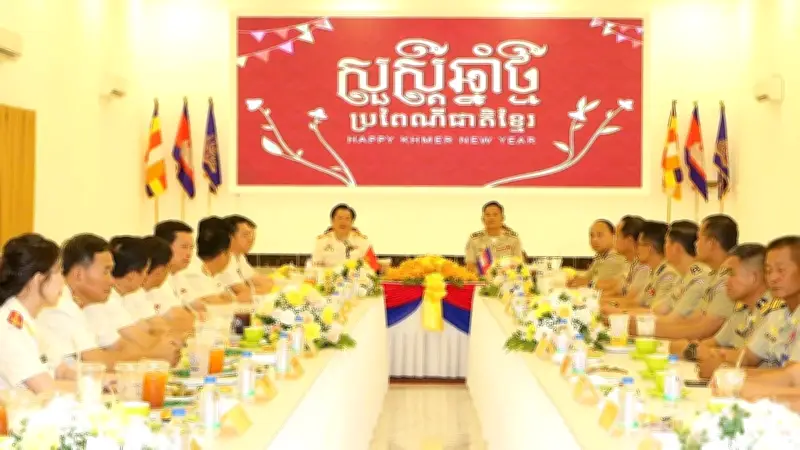 Công an Đồng Tháp thăm, chúc Tết cổ truyền Campuchia tại Prey Veng và Kandal