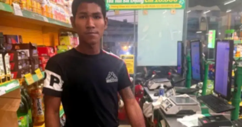 Công An TP.HCM Bắt Giữ Kẻ Trộm 32,6 Triệu Đồng Từ Cửa Hàng Bách Hóa Xanh