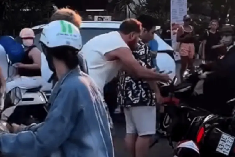 Công an vào cuộc vụ khách Tây đấm tài xế công nghệ ở Đà Nẵng