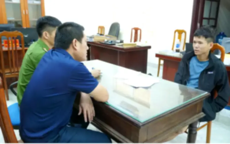 Công an xã Đức Lập khen thưởng đột xuất vụ bắt giữ nghi phạm hiếp dâm trẻ em