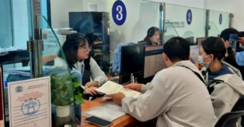 Công chức lo lắng: Lương chưa kịp tăng, giá cả đã chạy trước