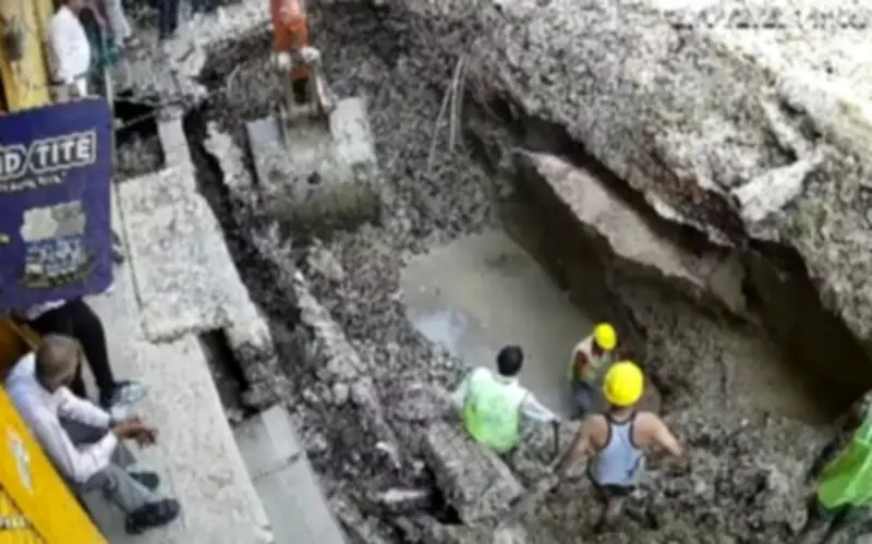 Công nhân Ấn Độ tử vong khi sửa đường ống nước ngầm