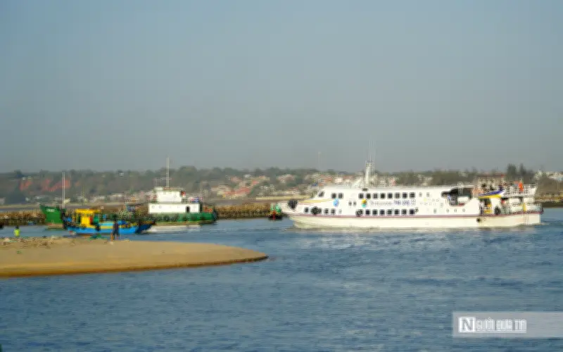 Cảng Phan Thiết bị bồi lấp nghiêm trọng, tàu thuyền gặp khó khăn khi ra vào