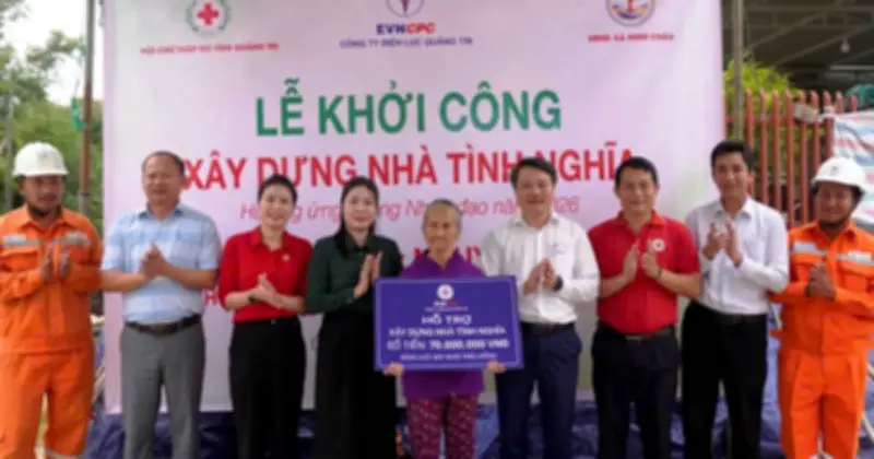 Công ty Điện lực Quảng Trị hỗ trợ 70 triệu đồng xây nhà tình nghĩa cho cụ bà Nguyễn Thị Giậm