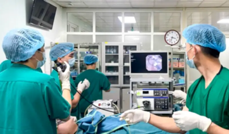 Cảnh báo dị vật đường thở ở trẻ: Hóc hạt hồng xiêm 13 tháng không phát hiện