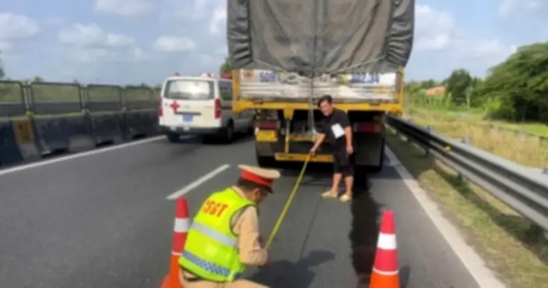 Cảnh báo nguy cơ tai nạn từ việc dừng đỗ sai quy định trên cao tốc