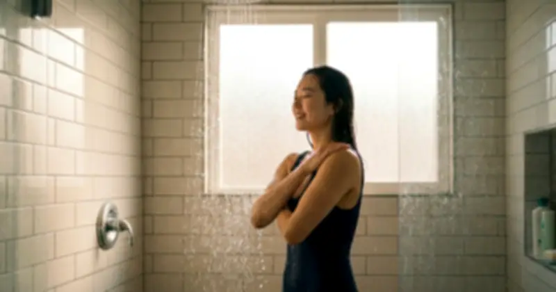 Cảnh báo nguy hiểm khi tắm nước lạnh sau đi nắng về: Chuyên gia chỉ ra nhiệt độ lý tưởng